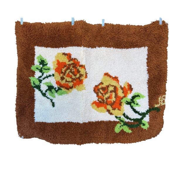 Vintage handmade latch hook rug wall hanging orange roses - Picture 1 of 4
